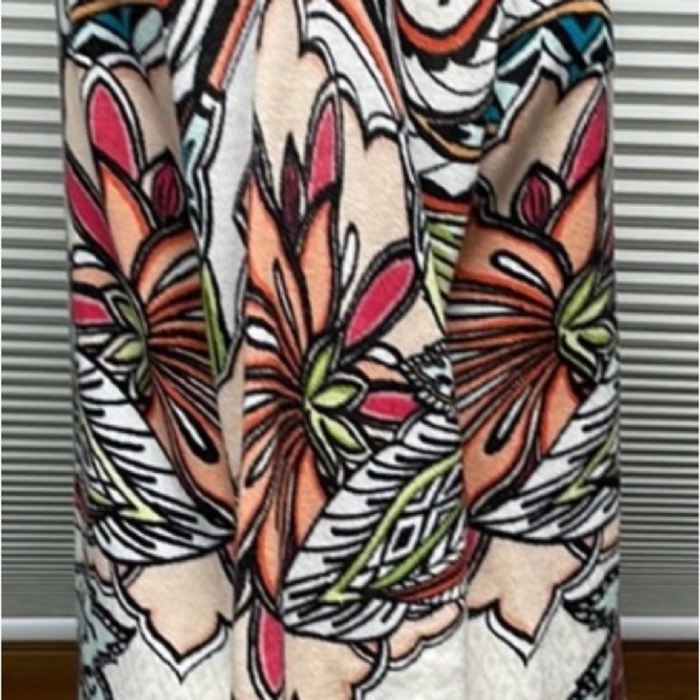 🌺 Chico's Cream Colorful Floral 3/4 Sleeves Pullover Lightweight Sweater Size: M - Picture 4 of 12